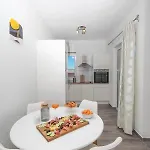 Dandy With Pool 2 Bedrooms * Jezera