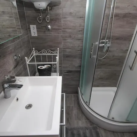 Dandy With Pool 2 Bedrooms * Jezera