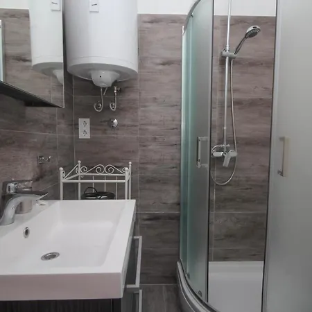 Dandy With Pool 2 Bedrooms Apartment
