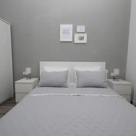Apartment Dandy With Pool 2 Bedrooms Jezera
