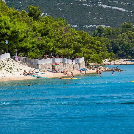 Apartment Dandy With Pool 2 Bedrooms *