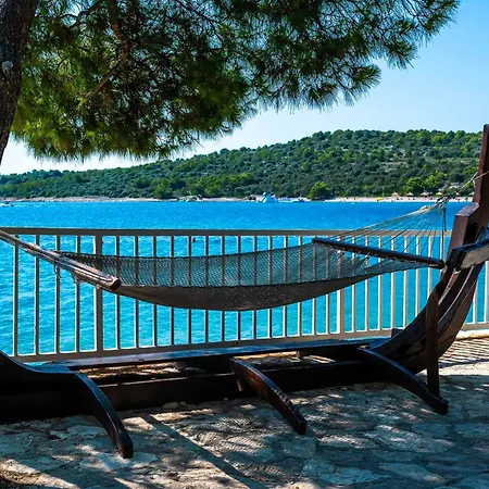 Dandy With Pool 2 Bedrooms Apartment Jezera