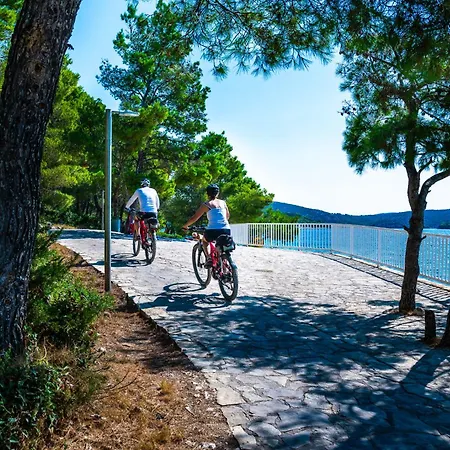 Dandy With Pool 2 Bedrooms * Jezera