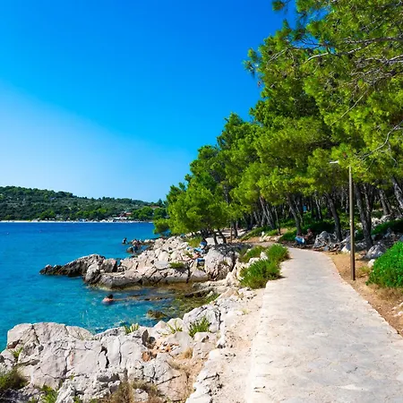 Apartment Dandy With Pool 2 Bedrooms