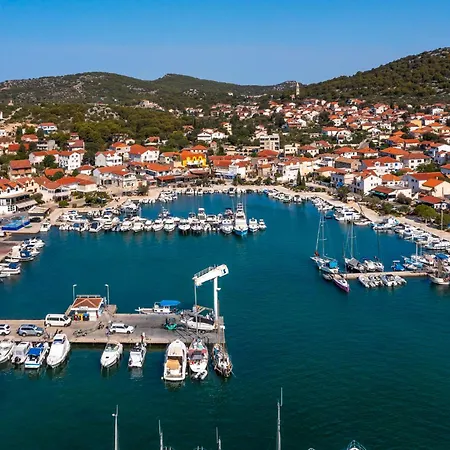 Appartamento Dandy With Pool 2 Bedrooms