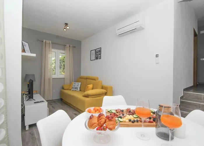 Dandy With Pool 2 Bedrooms Appartamento Jezera