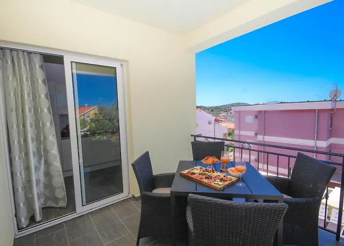 Dandy With Pool 2 Bedrooms Appartamento Jezera