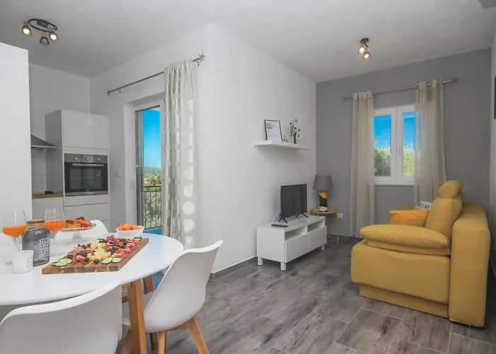 Dandy With Pool 2 Bedrooms 제제라