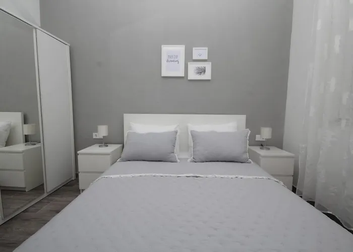 Appartamento Dandy With Pool 2 Bedrooms Jezera