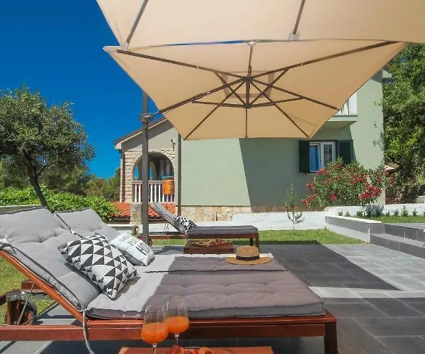 아파트 Dandy With Pool 2 Bedrooms 제제라