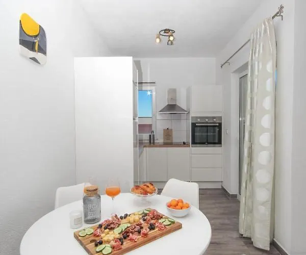 Dandy With Pool 2 Bedrooms * Jezera