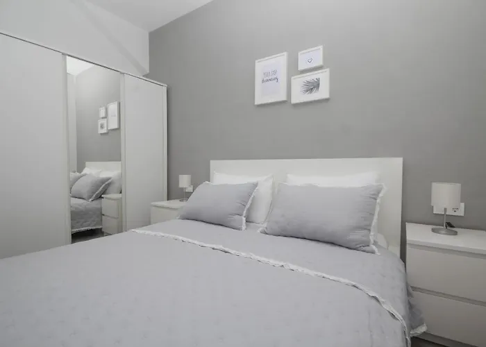 Dandy With Pool 2 Bedrooms * Jezera