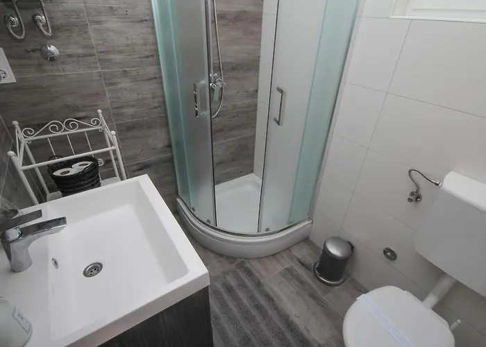 아파트 Dandy With Pool 2 Bedrooms *