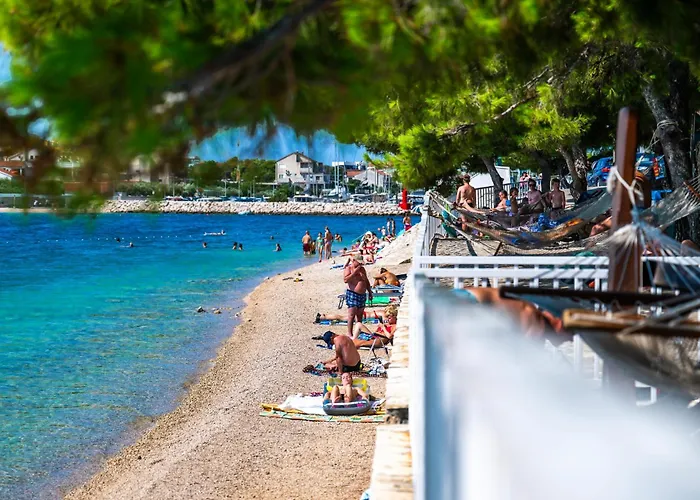 Dandy With Pool 2 Bedrooms