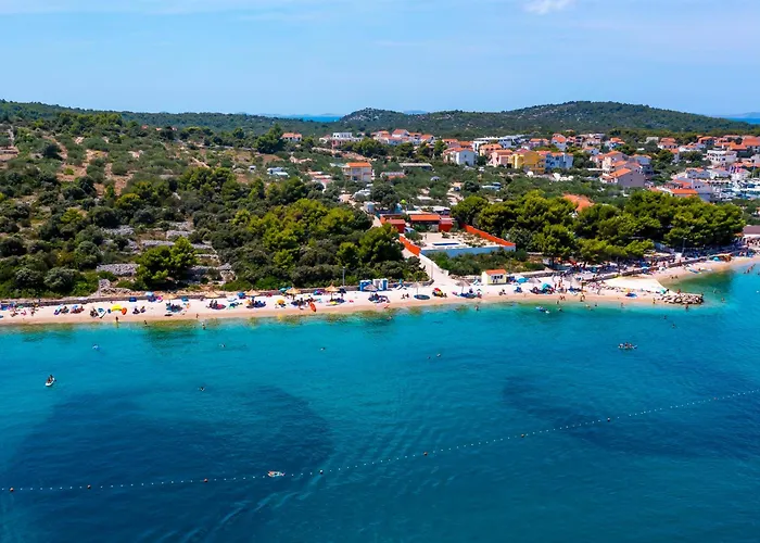 Dandy With Pool 2 Bedrooms