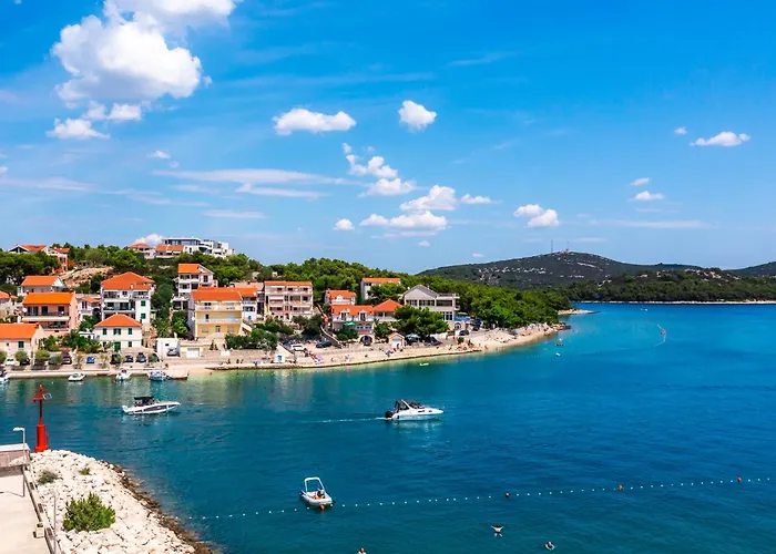 Dandy With Pool 2 Bedrooms Jezera