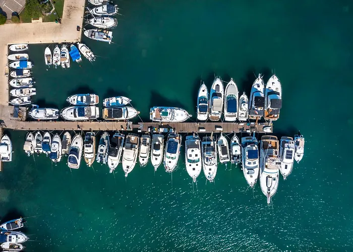 Dandy With Pool 2 Bedrooms